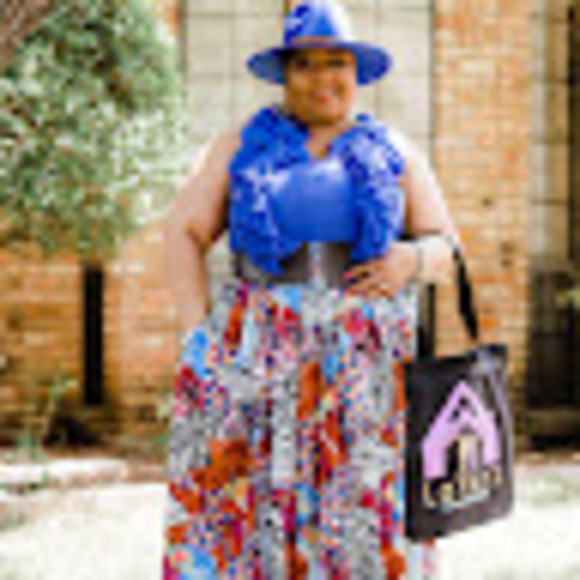 Meet your Posher, Teresa - Picture 1 of 1